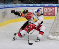 Zintis Zusevics (99ers) und Daniel Sondell (EC RBS) (c) GEPA pictures Michael Riedler .jpg