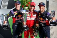 Budapest 2015 Sieger Sebastian Vettel mit Daniel Ricciardo und Daniil Kvyat  (c) Thompson Getty Images.jpg