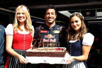 F1 GP AUT 2016 Daniel Ricciardo Geburtstag (c) Getty Images Red Bull Content Pool.jpg