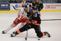 Thomas Raffl (EC RBS) und Erik Kirchschlaeger (99ers) (c) GEPA pictures Buehner .jpg