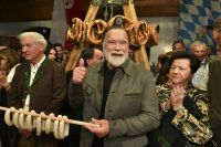 Baltasar Hauser und Arnold Schwarzenegger (c) BrauerPhotos Nitschke Stanglwirt.jpeg