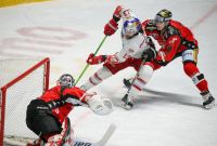 Michael Schiechl (EC RBS) und Antonin Boruta (Znojmo) (c) GEPA pictures Kneisl .jpg