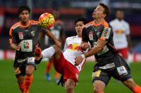 Takumi Minamino (RBS) und Peter Tschernegg (WAC) (c) GEPA Ertl