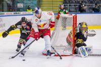 Matthew Prapavessis (Capitals), Ty Loney (EC RBS) und Bernhard Starkbaum (Capitals) (c) GEPA pictures Karpaviciute