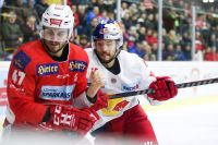 Marcel Witting (KAC) und Raphael Herburger (EC RBS) (c) GEPA Goetzhaber.jpg