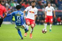 Munas Dabbur (RBS) und Flavio Dos Santos Dias (FAC) (c) GEPA pictures Roittner.jpg