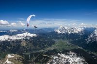 RED BULL X-ALPS  (c) Zooom Productions : Red Bull Content Pool.jpg