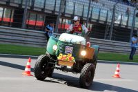 DTM Stars am Traktor (c) Maier.jpg