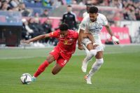 Junior Adamu und Gregory Wuethrich (c) Maier.jpg