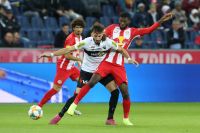 Sekou Koita (RBS) und Lars Nussbaumer (Altach) (c) GEPA Mandl