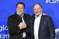 Arnold Schwarzenegger und Franz Klammer (c) BrauerPhotos Schwarzenegger Climate Initiative
