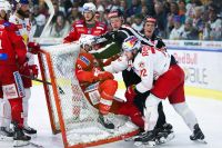 Lukas Haudum (KAC) und Nicolai Meyer (EC RBS) (c) GEPA Geieregger .jpg