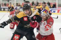 Dylan Yeo (Rouen) und Florian Baltram (EC RBS) (c) GEPA pictures Geieregger